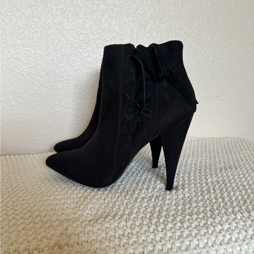 Women’s heeled booties